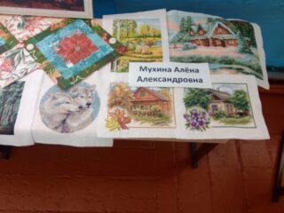 Выставка ДПИ "Золотые руки мастериц"