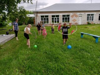 Игровая программа "У солнышка в гостях"